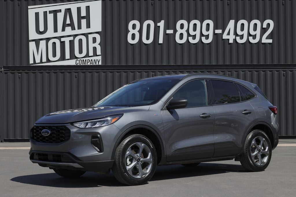 2025 Ford Escape ST-Line AWD's photo