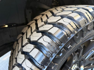 2023 Nissan Titan SV