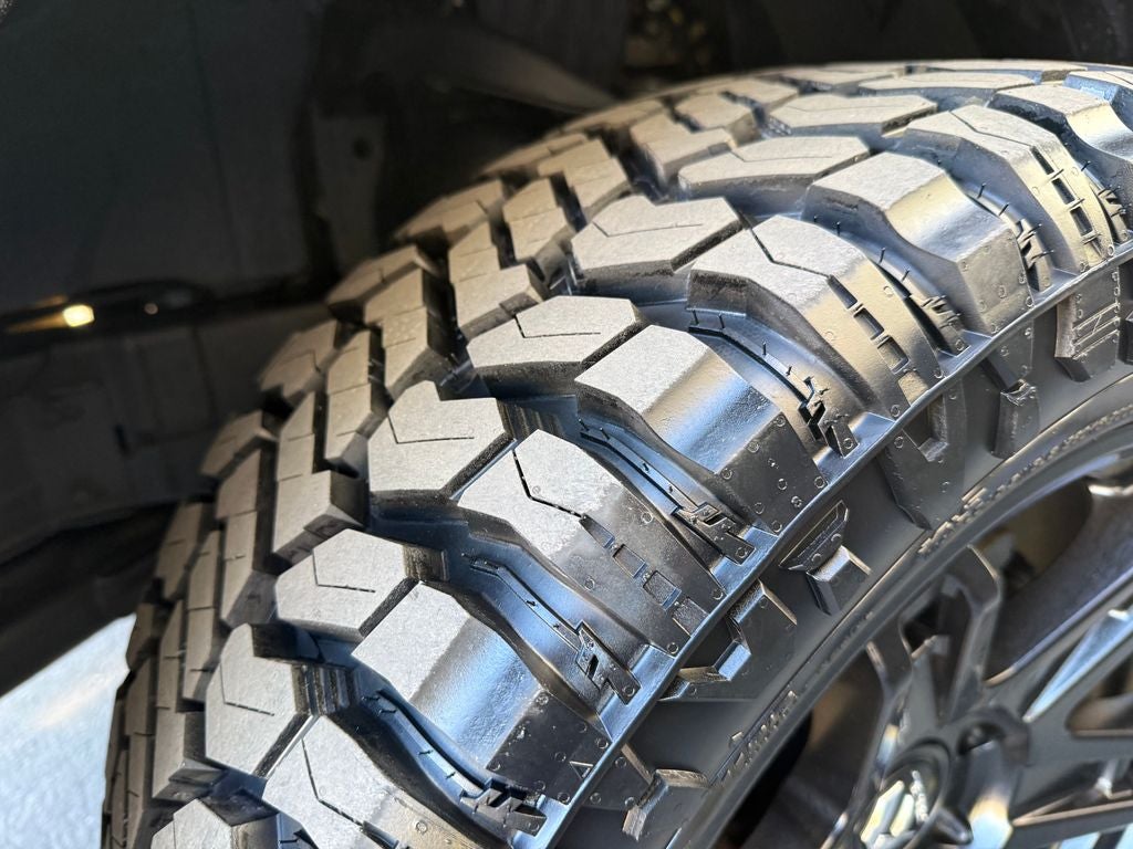 2023 Nissan Titan SV