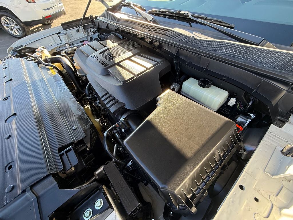 2023 Nissan Titan SV