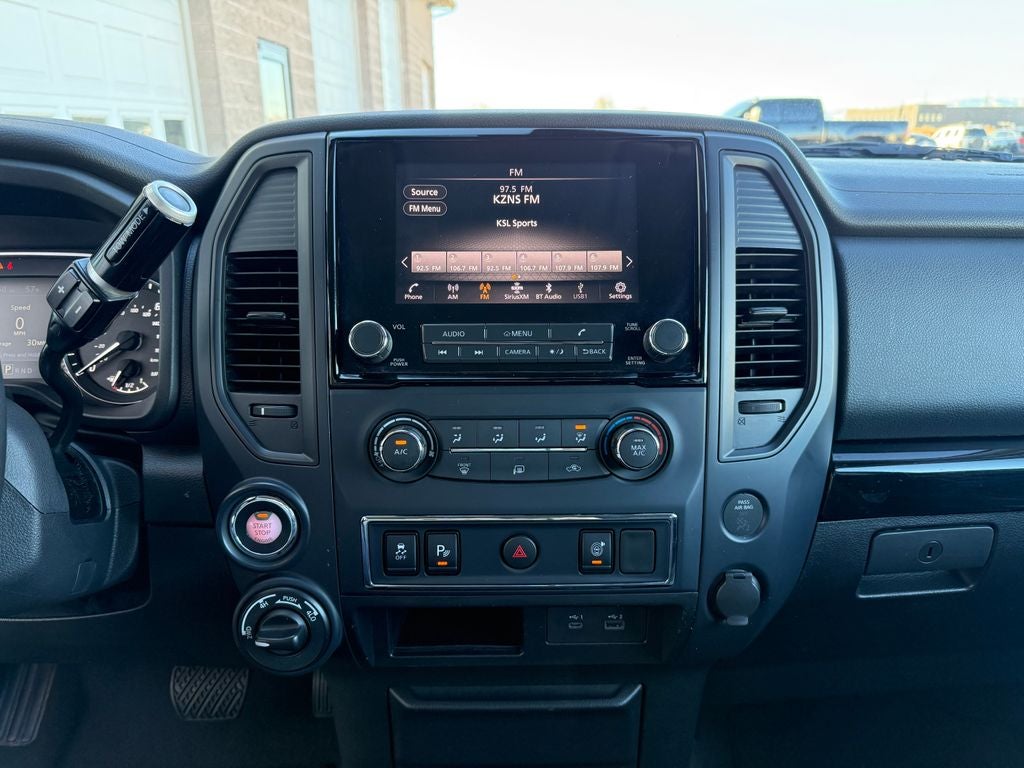 2023 Nissan Titan SV