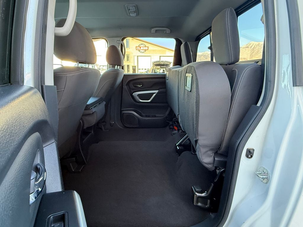 2023 Nissan Titan SV