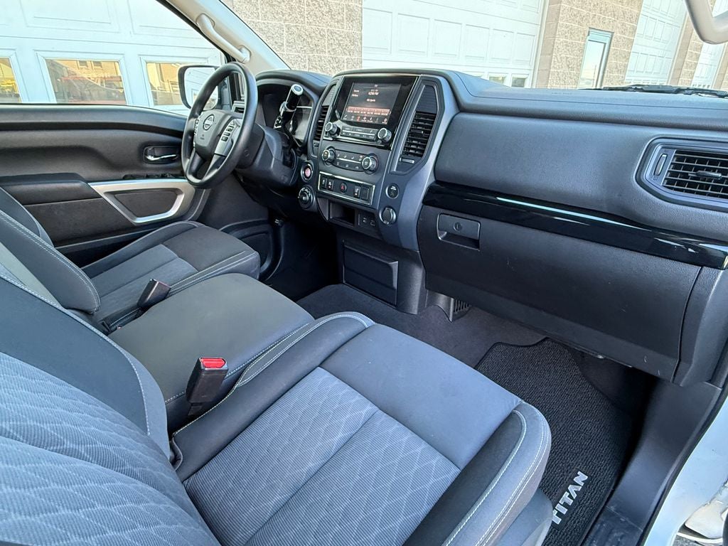 2023 Nissan Titan SV