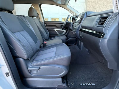 2023 Nissan Titan SV