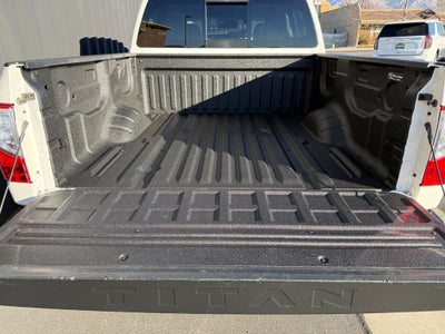 2023 Nissan Titan SV