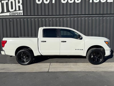 2023 Nissan Titan SV