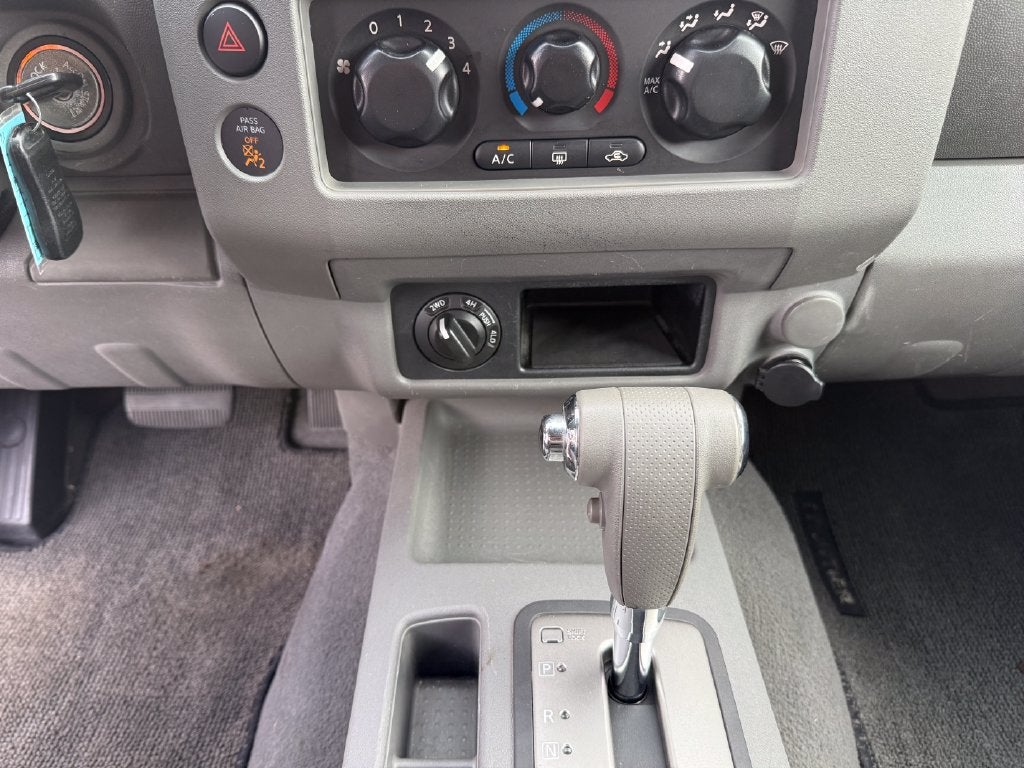 2008 Nissan Frontier LE
