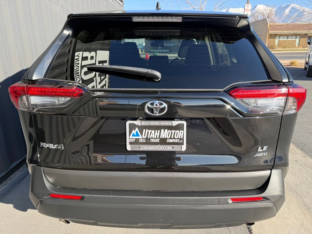 2024 Toyota RAV4 LE