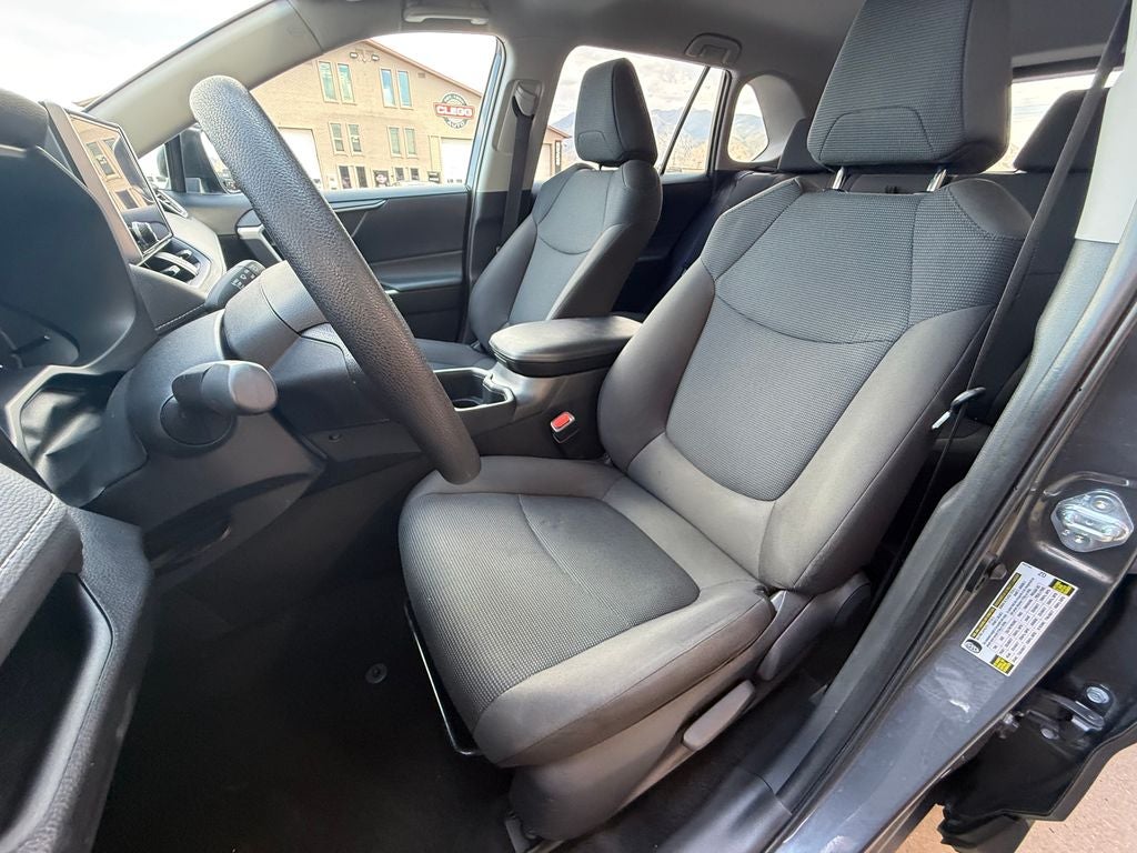 2025 Toyota RAV4 LE