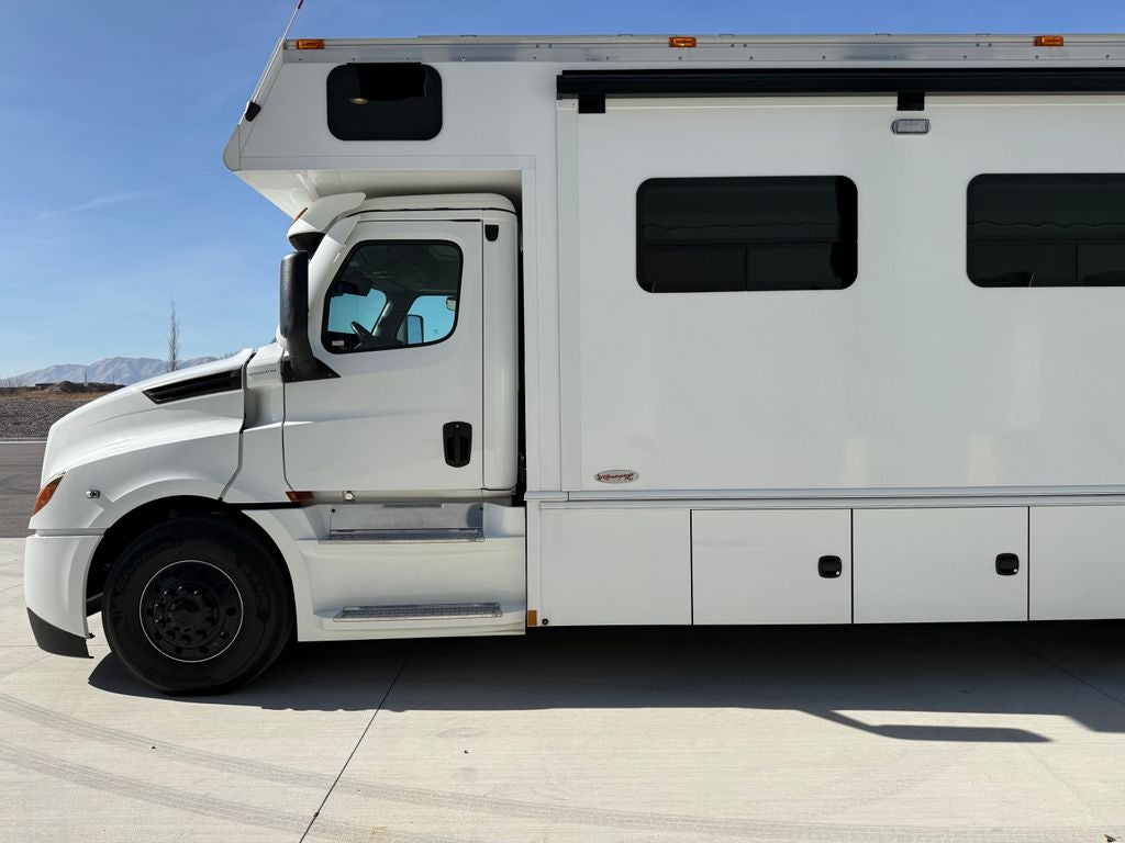 2023 Frieghtliner Renegade RV