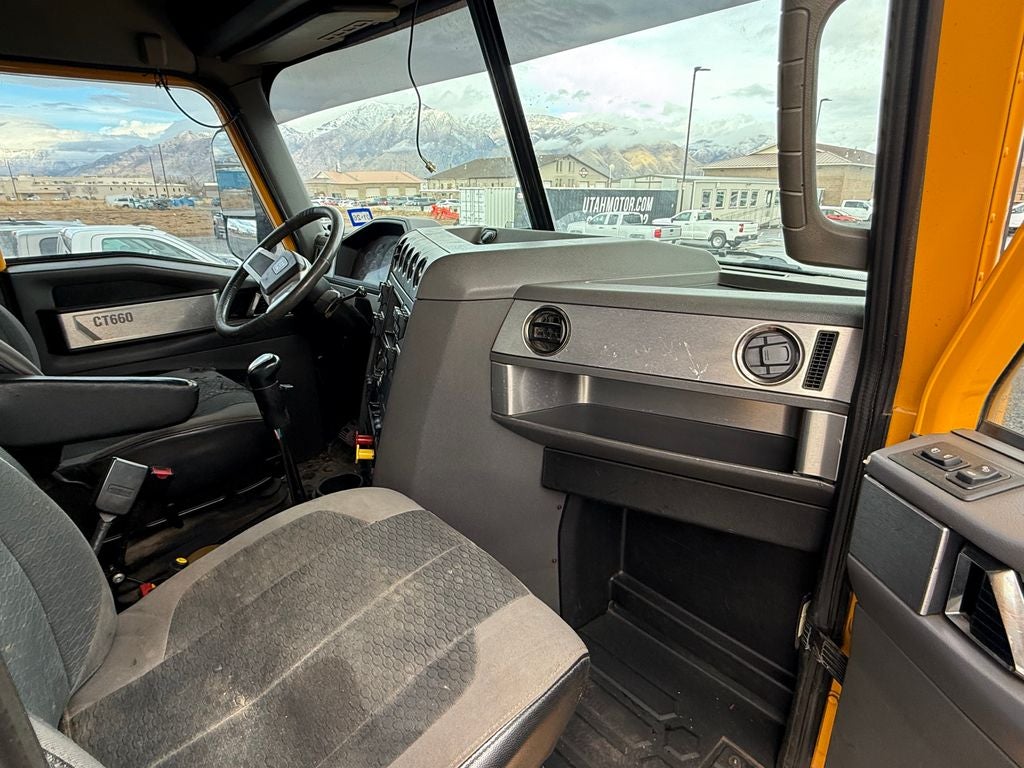 2015 Caterpillar CT 660 S