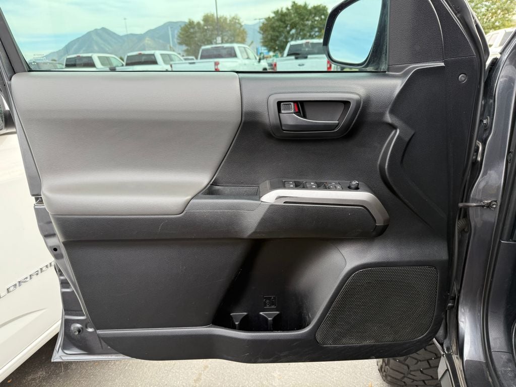 2022 Toyota Tacoma SR5 V6