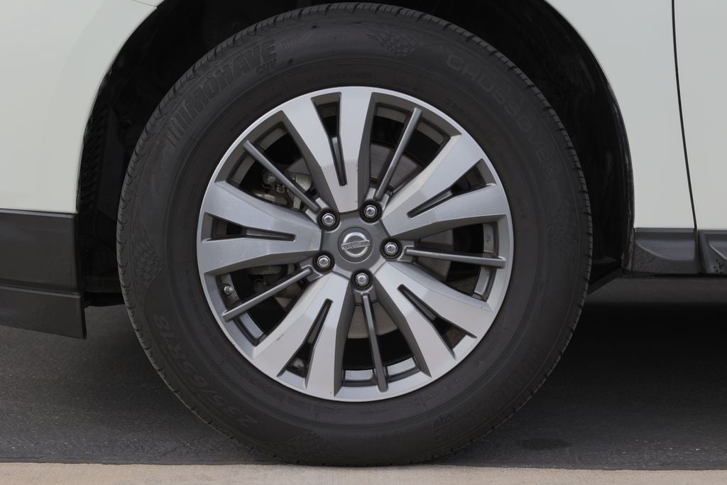2017 Nissan Pathfinder SV