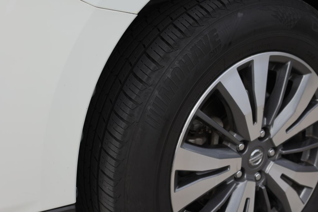 2017 Nissan Pathfinder SV