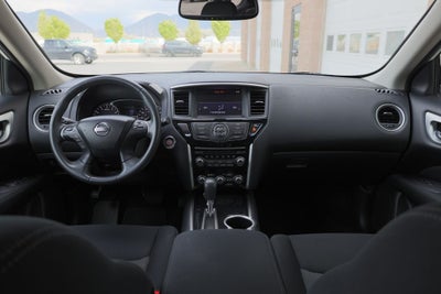 2017 Nissan Pathfinder SV