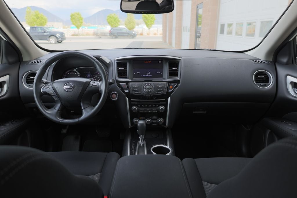 2017 Nissan Pathfinder SV