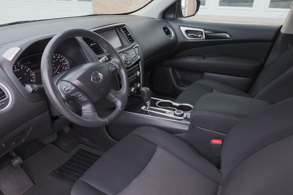 2017 Nissan Pathfinder SV