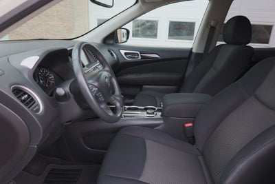 2017 Nissan Pathfinder SV
