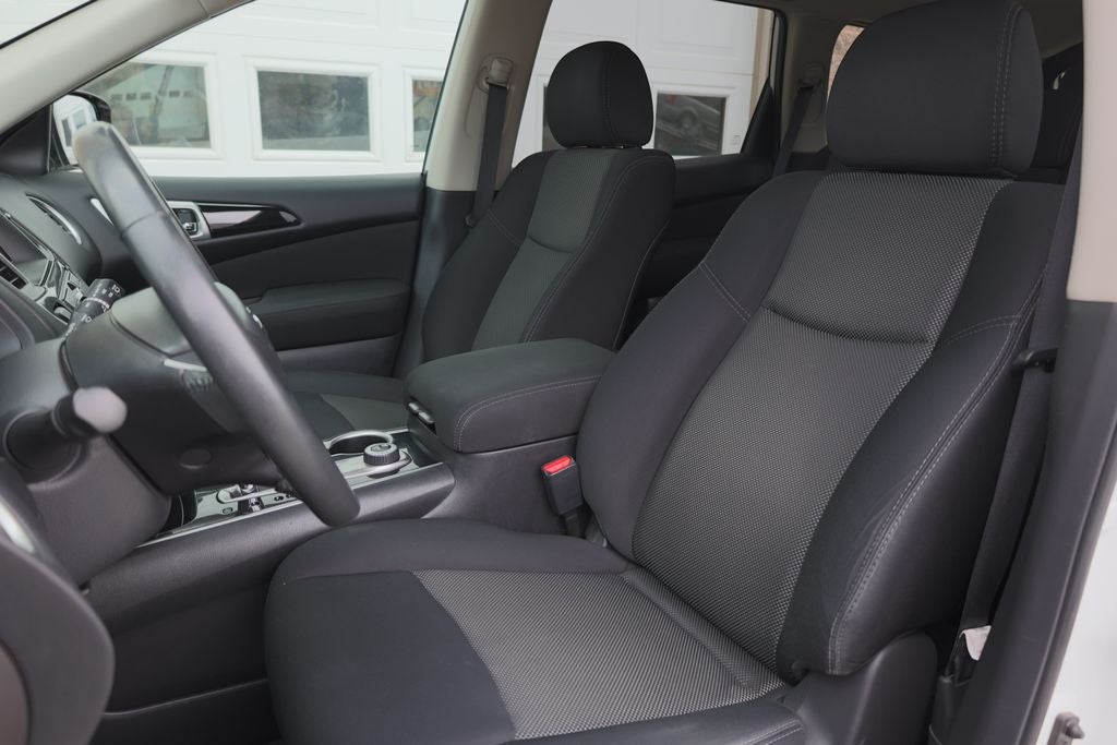 2017 Nissan Pathfinder SV