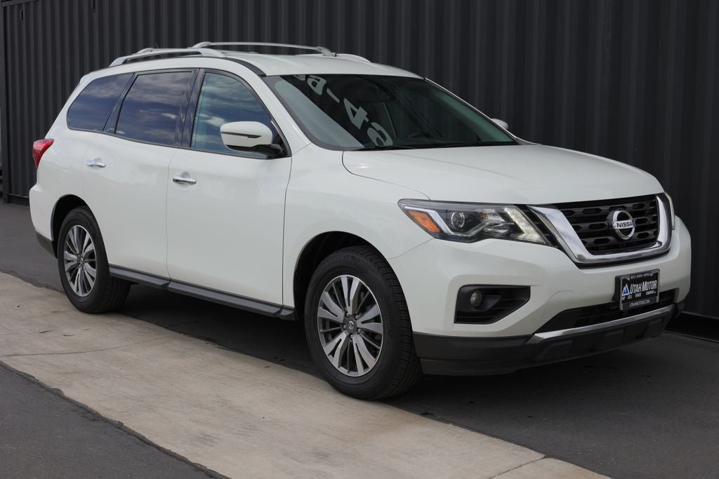 2017 Nissan Pathfinder SV