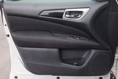 2017 Nissan Pathfinder SV