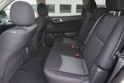 2017 Nissan Pathfinder SV
