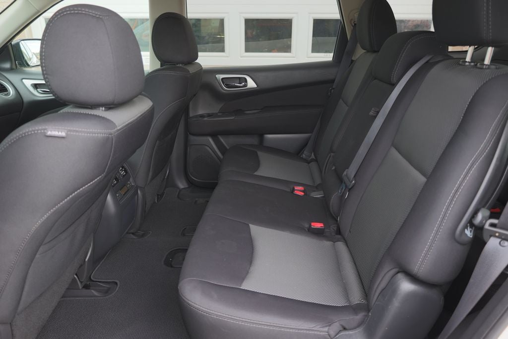 2017 Nissan Pathfinder SV