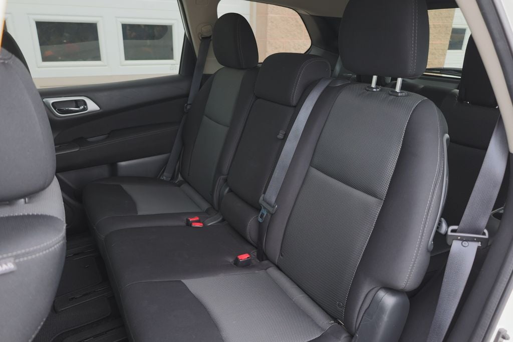 2017 Nissan Pathfinder SV