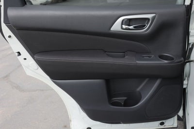 2017 Nissan Pathfinder SV