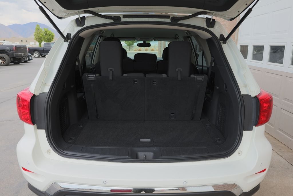2017 Nissan Pathfinder SV