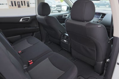 2017 Nissan Pathfinder SV