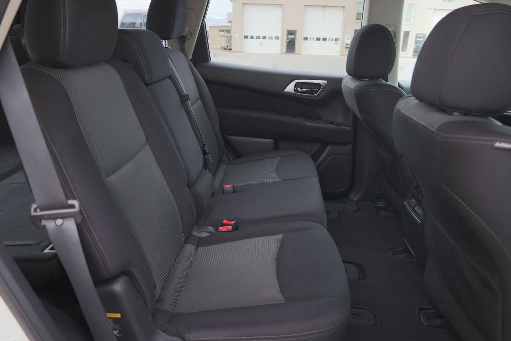 2017 Nissan Pathfinder SV