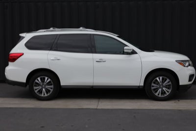 2017 Nissan Pathfinder SV