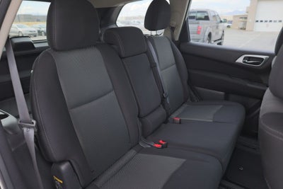 2017 Nissan Pathfinder SV