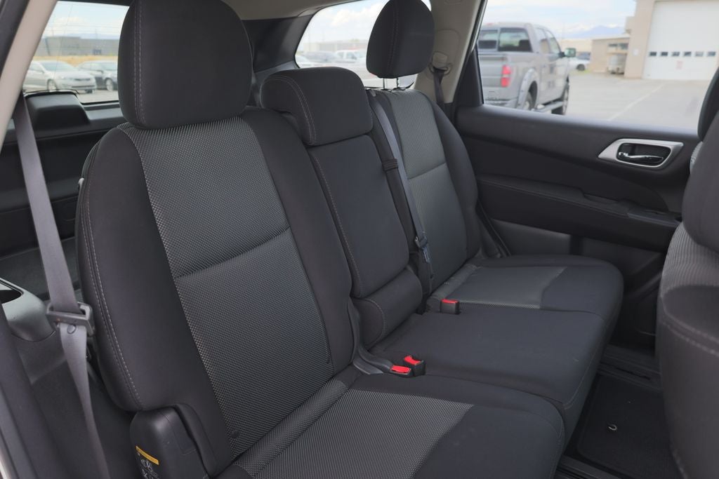 2017 Nissan Pathfinder SV