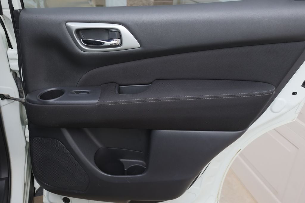 2017 Nissan Pathfinder SV