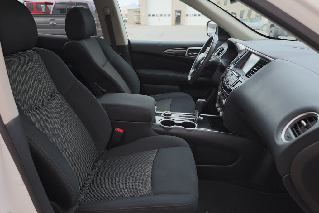2017 Nissan Pathfinder SV