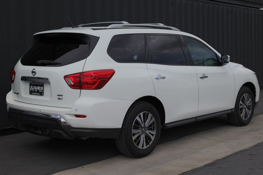 2017 Nissan Pathfinder SV