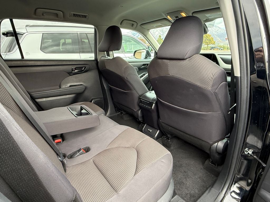 2024 Toyota Highlander LE