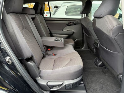 2024 Toyota Highlander LE