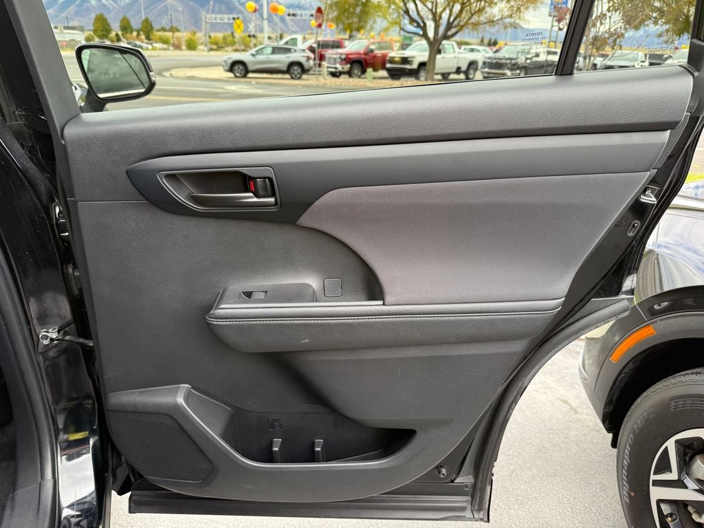 2024 Toyota Highlander LE