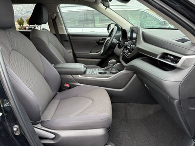 2024 Toyota Highlander LE