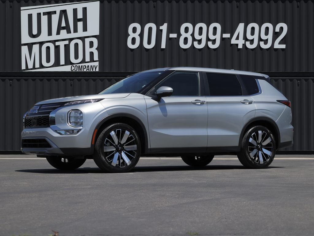 2025 Mitsubishi Outlander SE