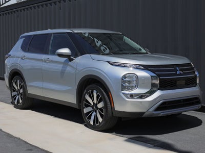 2025 Mitsubishi Outlander SE