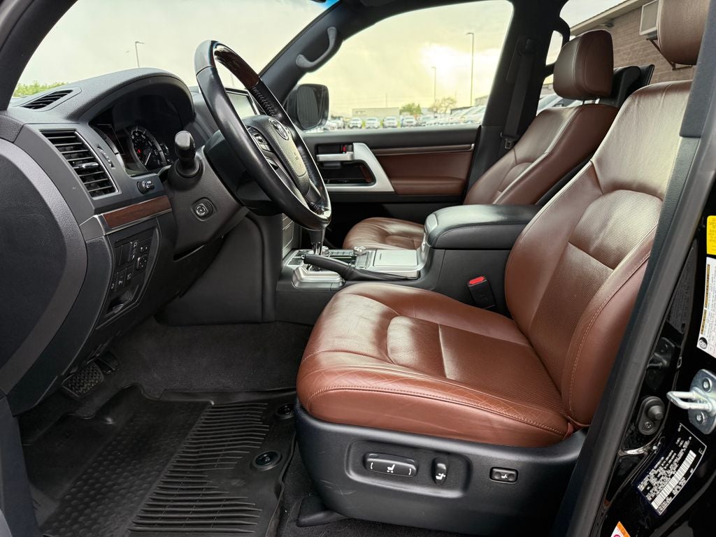 2019 Toyota Land Cruiser Base