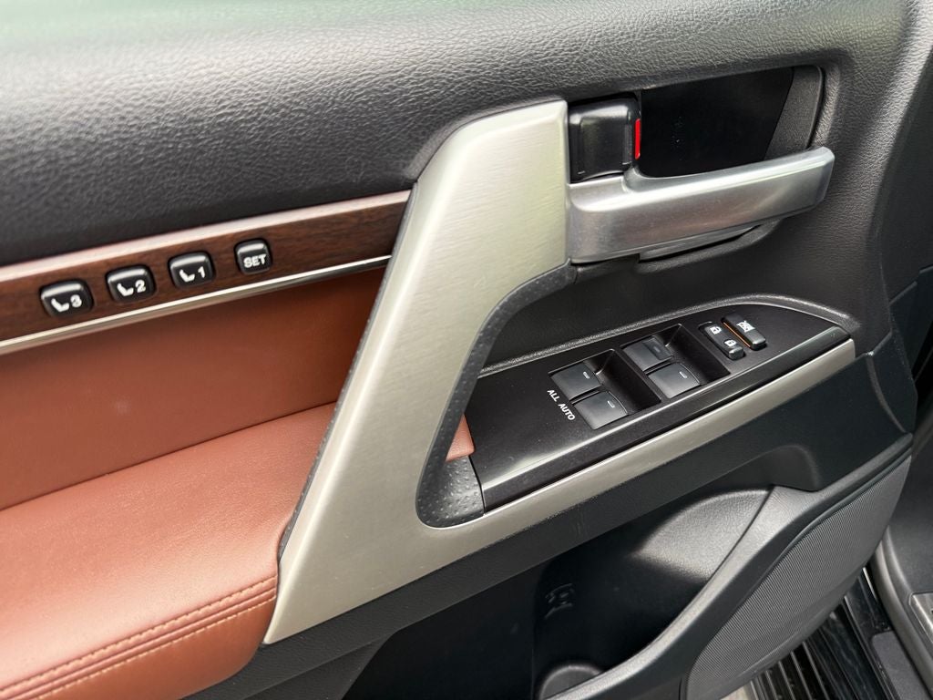 2019 Toyota Land Cruiser Base